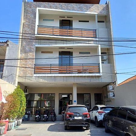 Phoenix Guest House سورابايا المظهر الخارجي الصورة