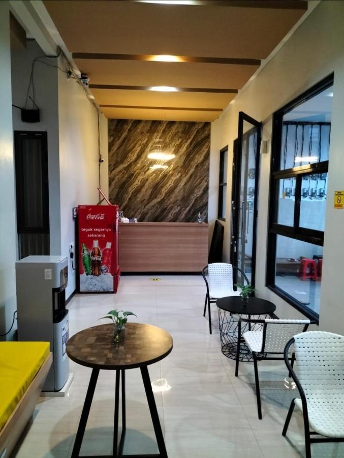 Phoenix Guest House سورابايا المظهر الخارجي الصورة